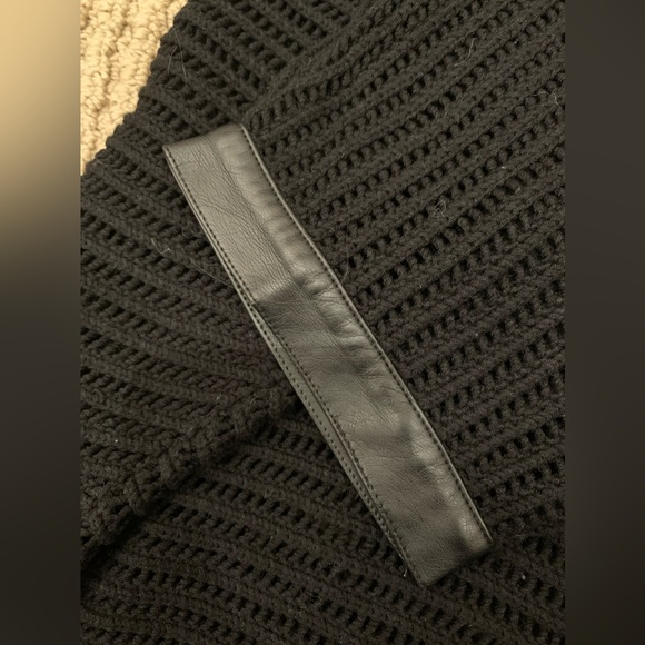 Black mesh, Club Monaco top. - Picture 3 of 6